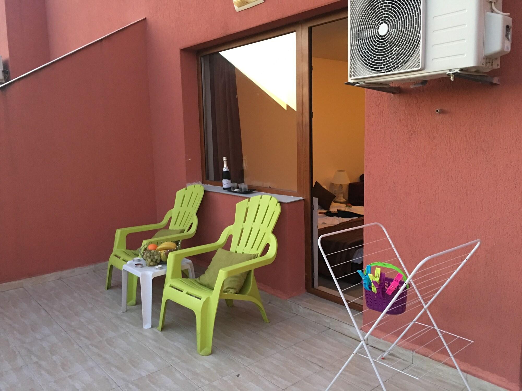 Beach Aparthotel Salt Lake Pomorie Exteriör bild