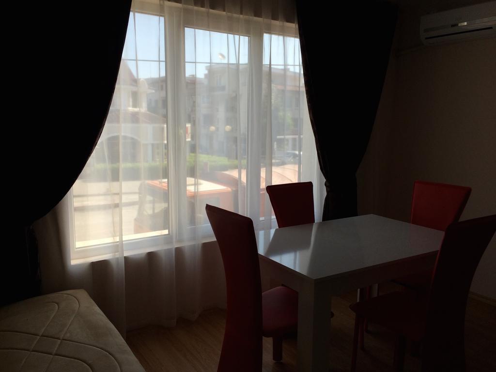 Beach Aparthotel Salt Lake Pomorie Exteriör bild