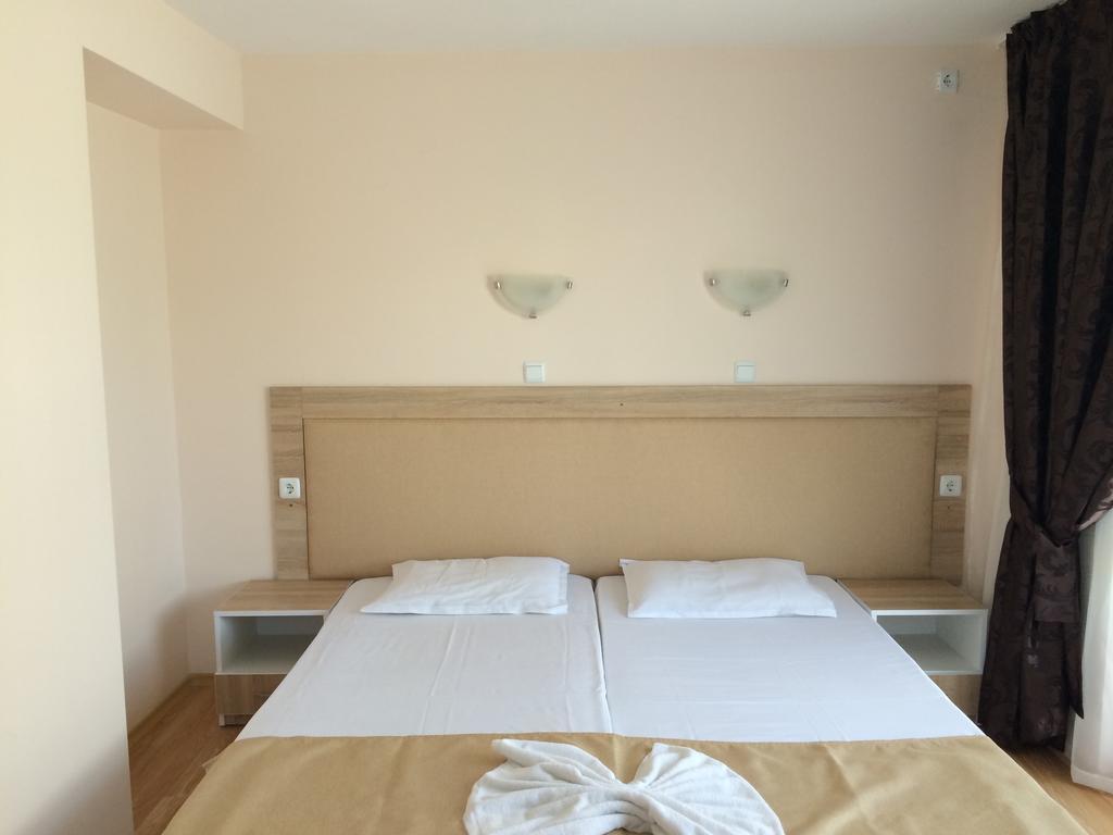 Beach Aparthotel Salt Lake Pomorie Exteriör bild